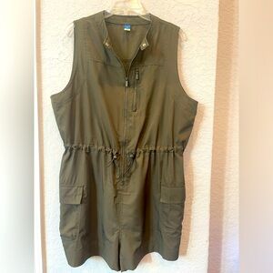 Old Navy Sleeveless Olive Green Romper Preloved Size: XL Petite